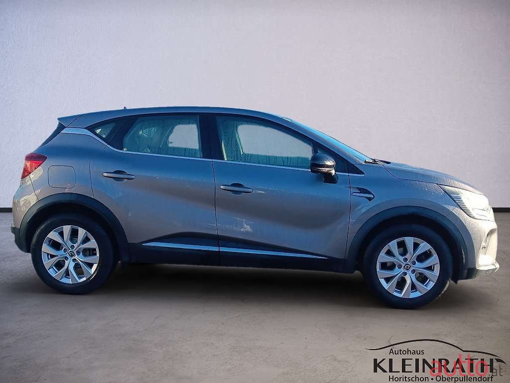 2020' Renault Captur photo #3