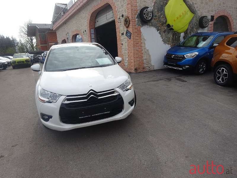 2013' Citroen DS4 photo #1