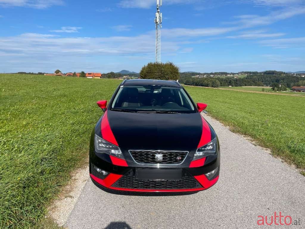 2014' SEAT Leon photo #2