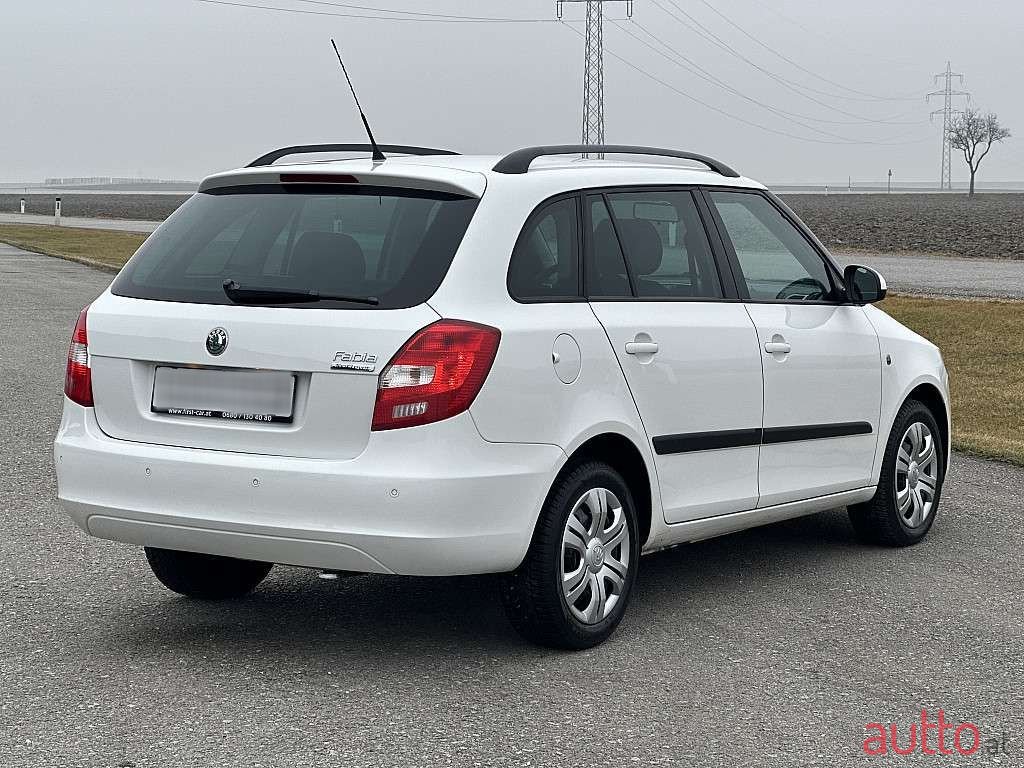 2009' Skoda Fabia photo #5