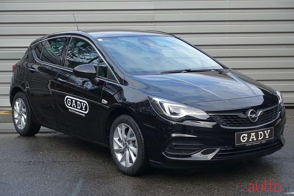 2021' Opel Astra photo #3