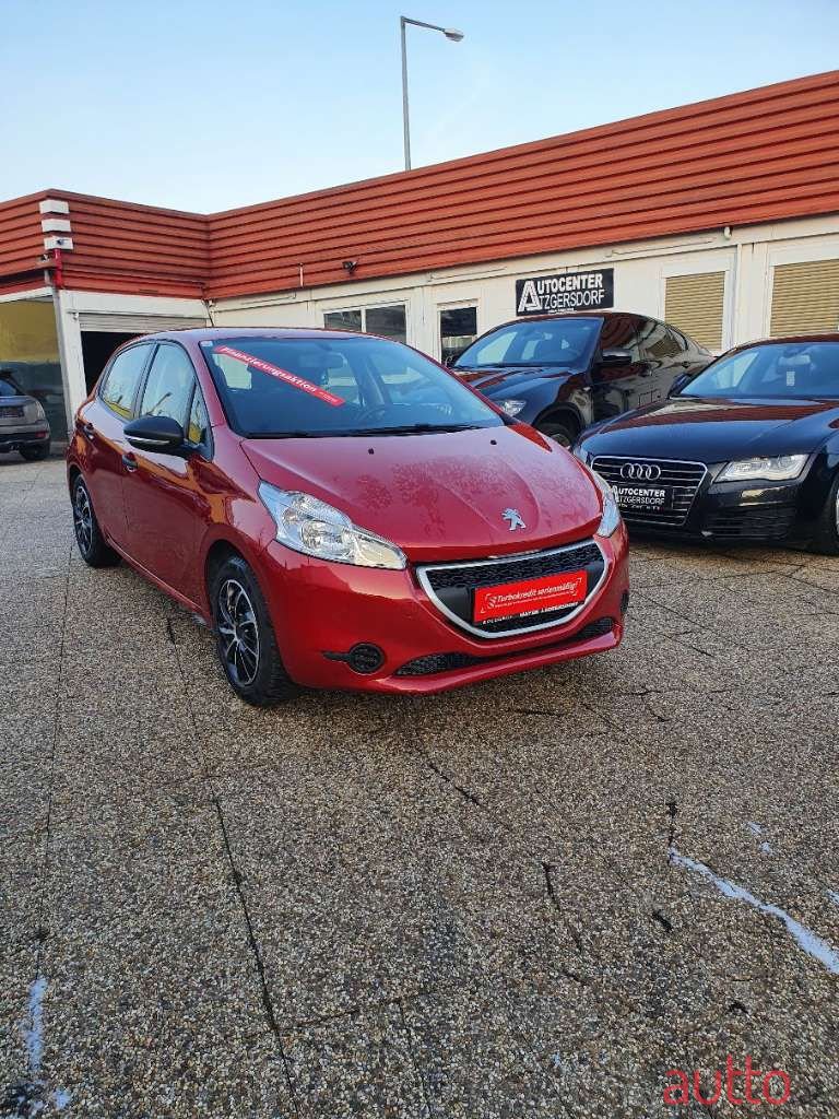 2013' Peugeot 208 photo #3