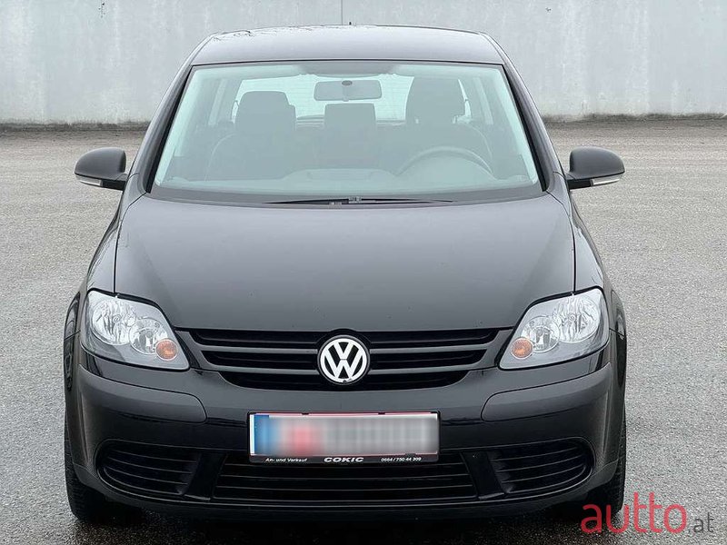 2008' Volkswagen Golf photo #5