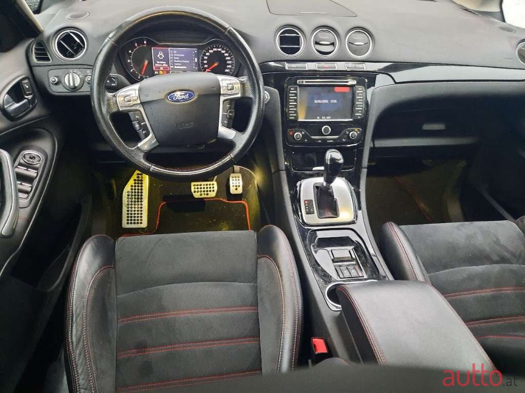 2010' Ford S-Max photo #5