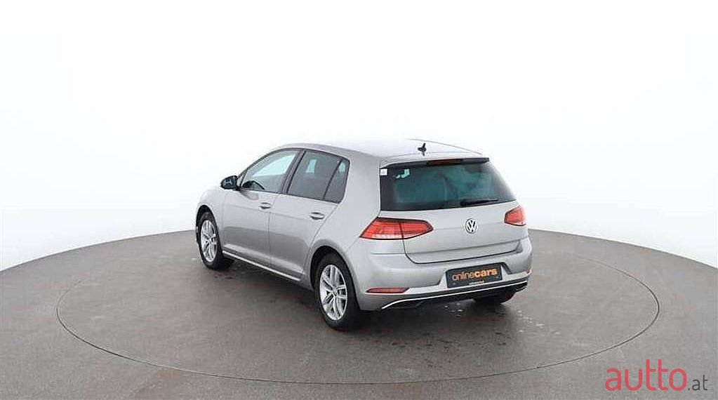 2019' Volkswagen Golf photo #4