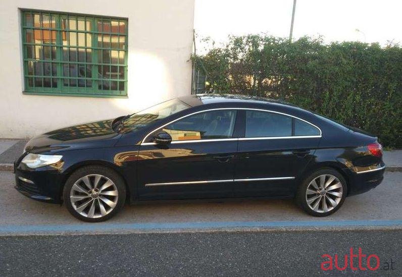 2009' Volkswagen Passat photo #1