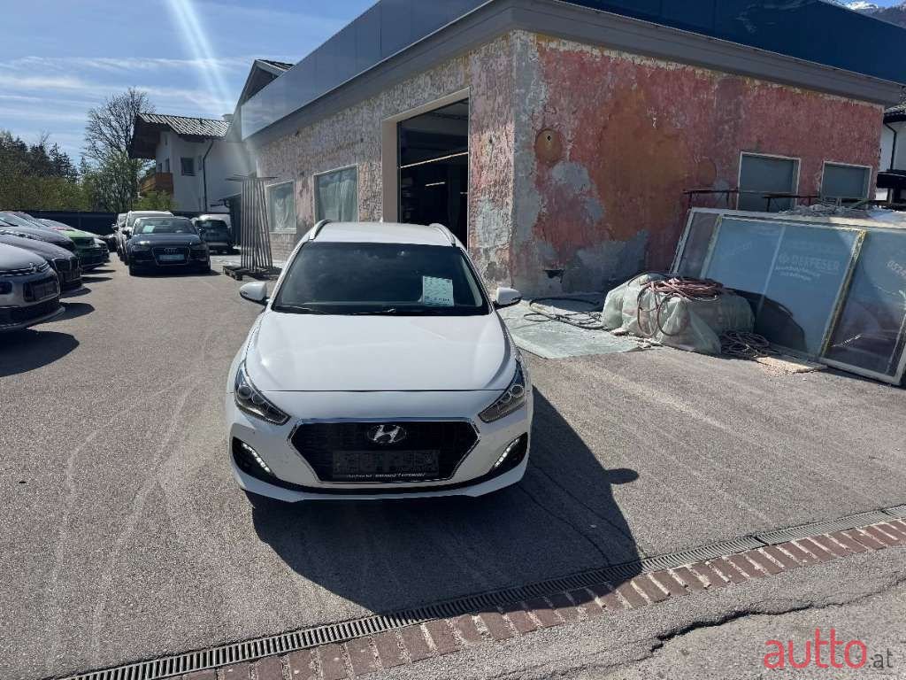2019' Hyundai i30 photo #3