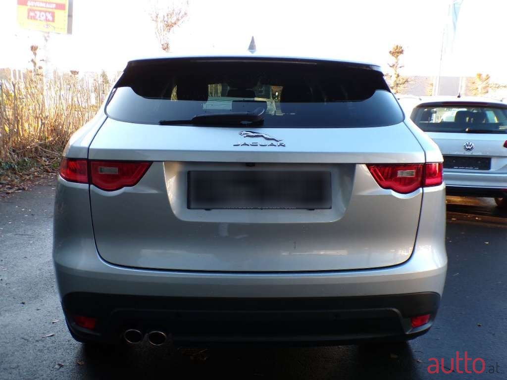 2018' Jaguar F-Pace photo #5