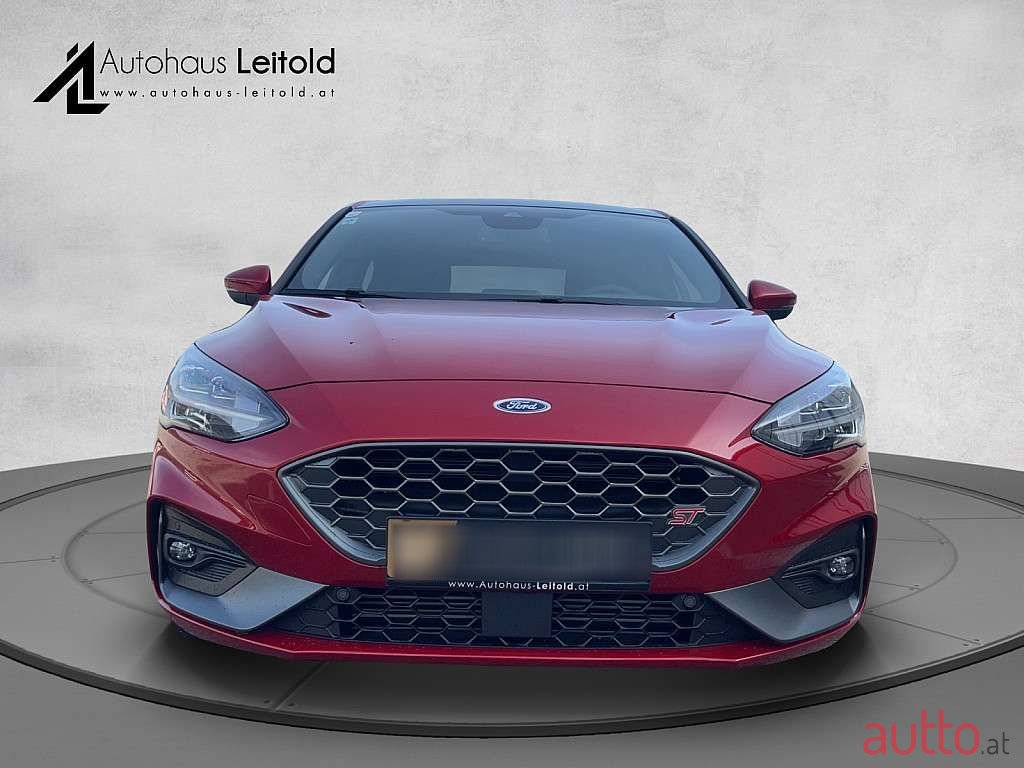 2022' Ford Focus photo #2