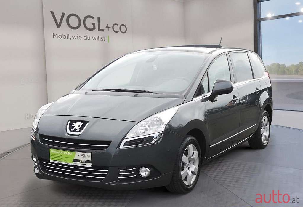 2013' Peugeot 5008 photo #1