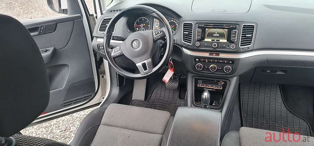 2012' Volkswagen Sharan photo #6