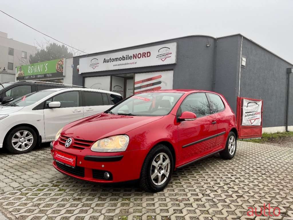2005' Volkswagen Golf photo #3