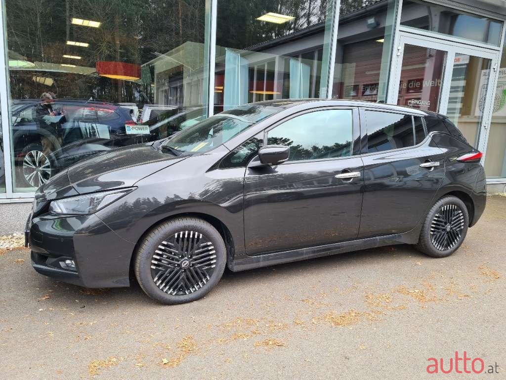 2022' Nissan Leaf photo #1