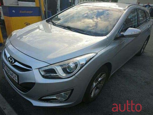 2011' Hyundai i40 photo #3