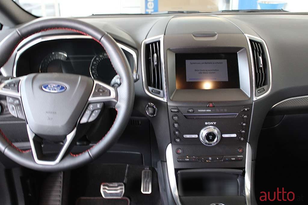 2022' Ford S-Max photo #5