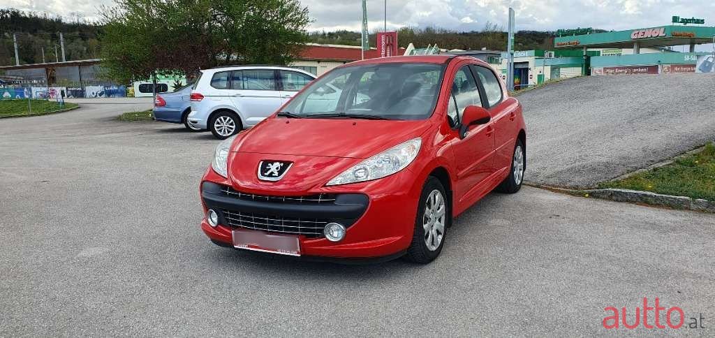 2009' Peugeot 207 photo #2