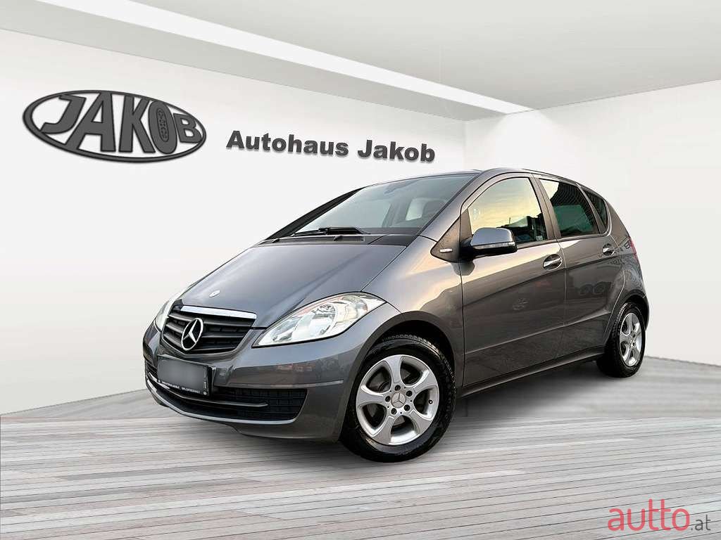 2011' Mercedes-Benz A-Klasse photo #1