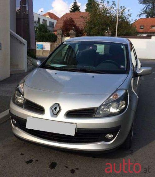 2005' Renault Clio photo #1