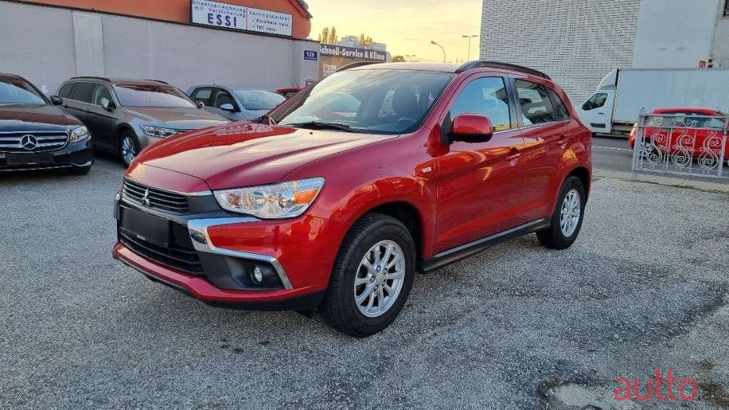 2017' Mitsubishi ASX photo #2