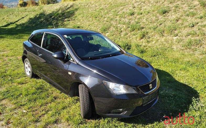 2013' SEAT Ibiza photo #2