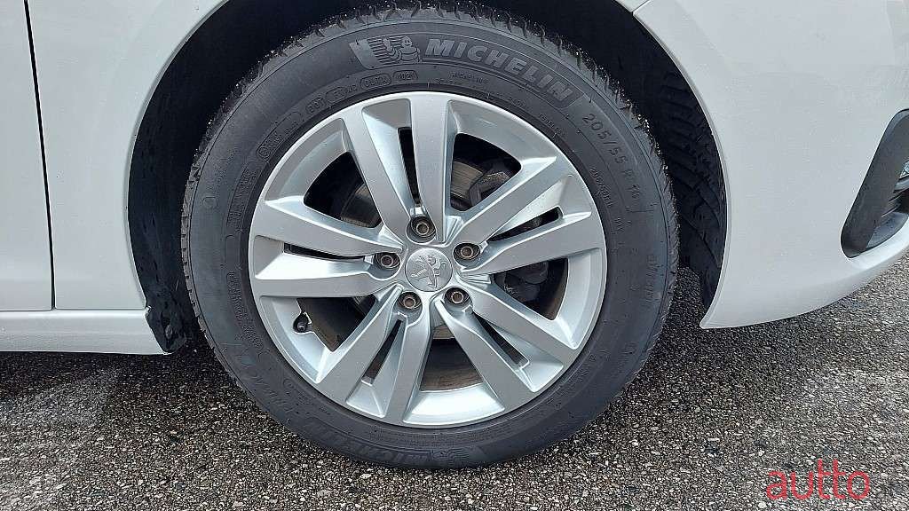 2018' Peugeot 308 photo #3