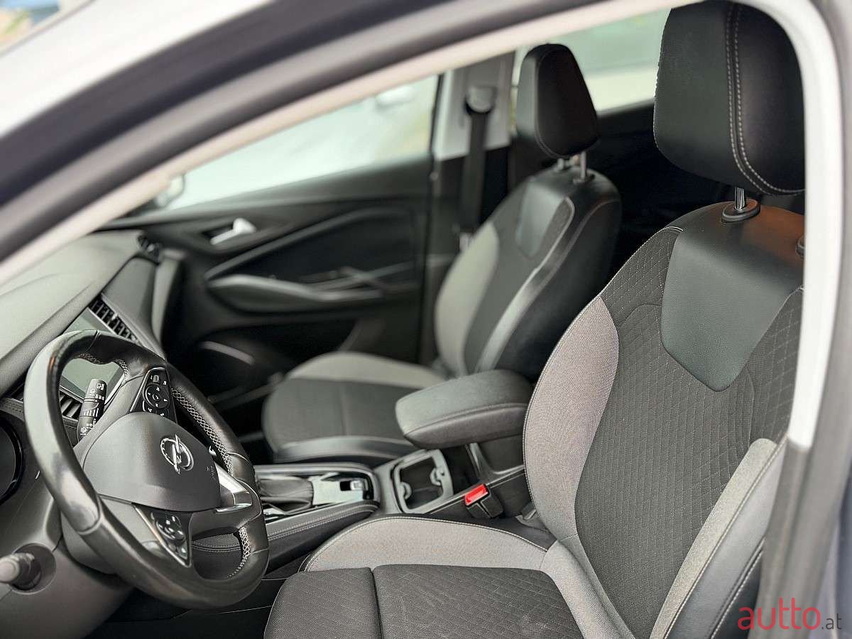 2020' Opel Grandland X photo #6
