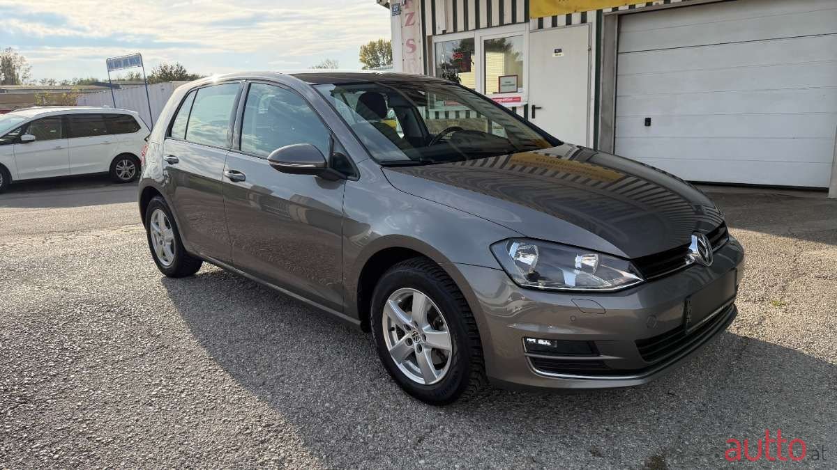 2013' Volkswagen Golf photo #5