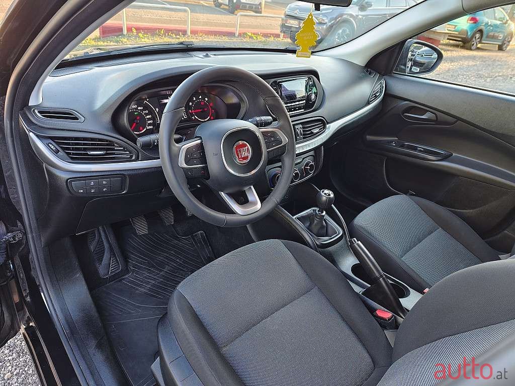 2020' Fiat Tipo photo #3