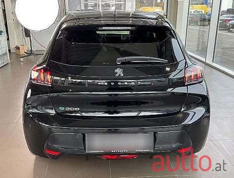 2021' Peugeot 208 photo #5