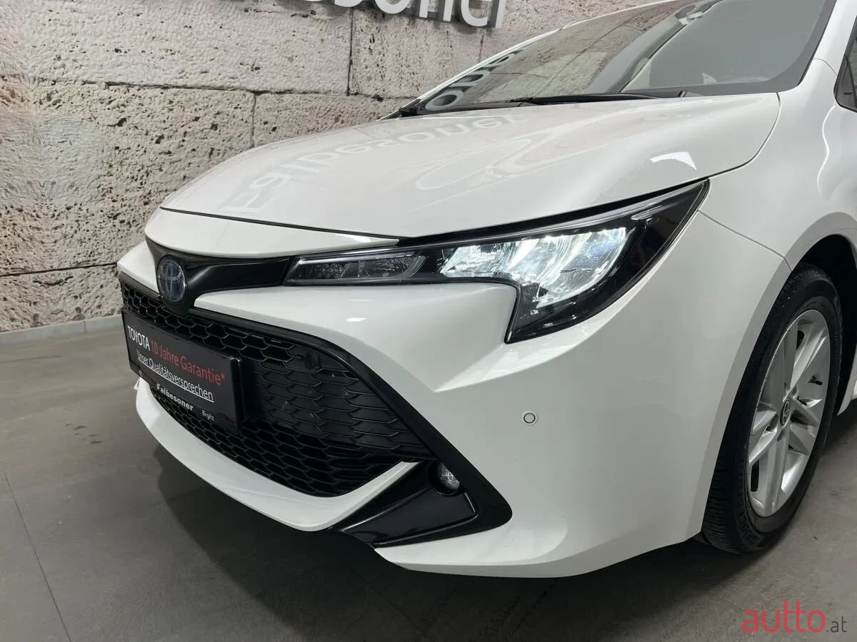 2021' Toyota Corolla photo #2