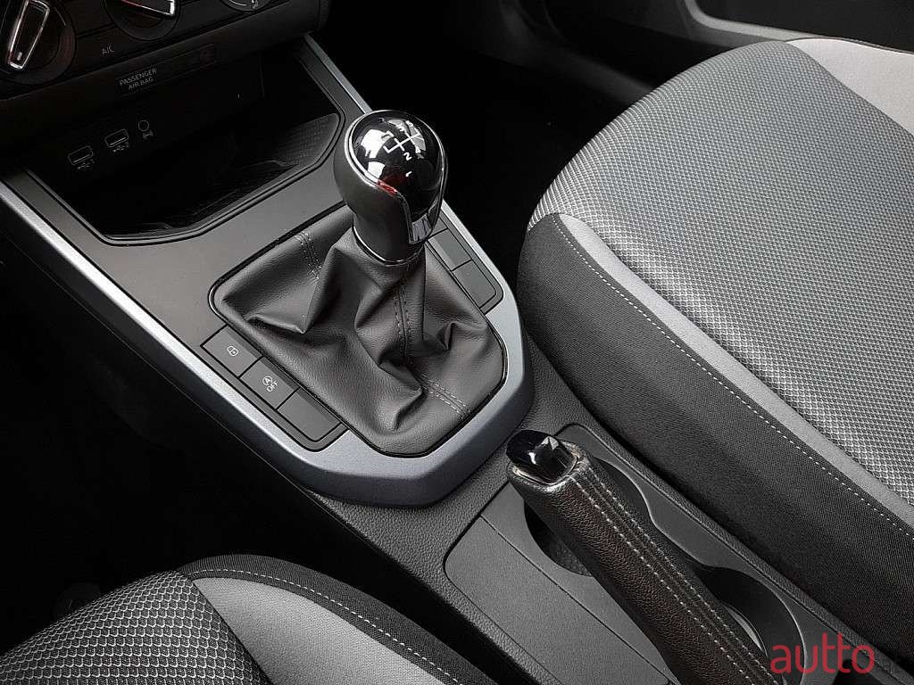 2020' SEAT Arona photo #5