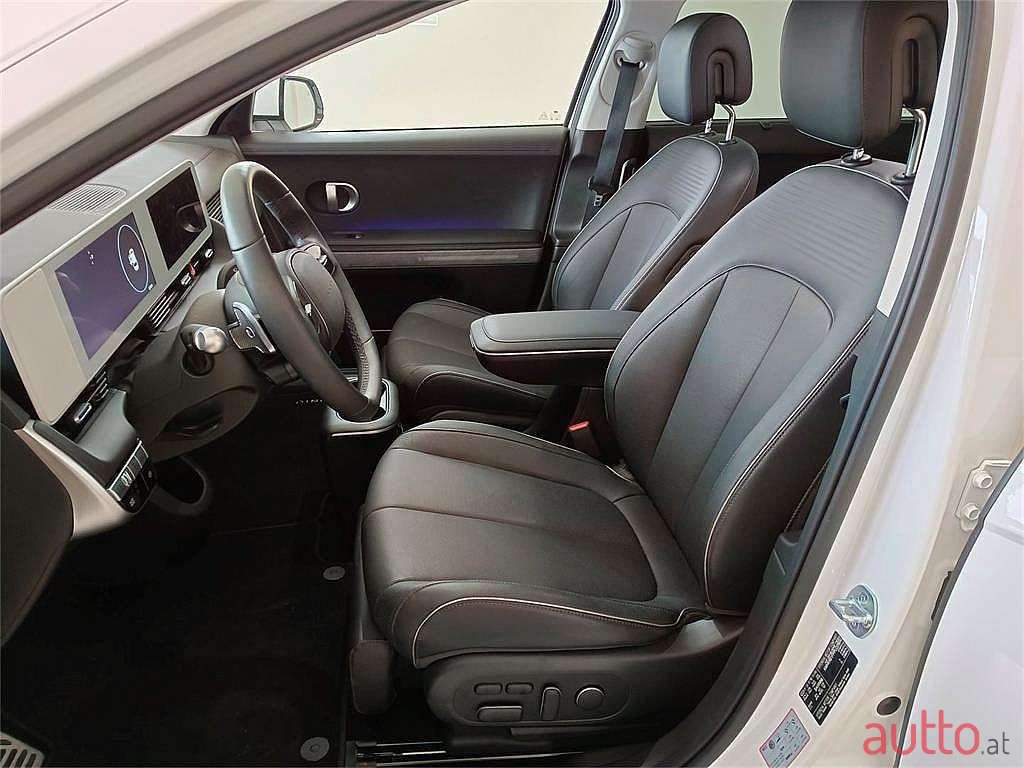 2024' Hyundai Ioniq 5 photo #2