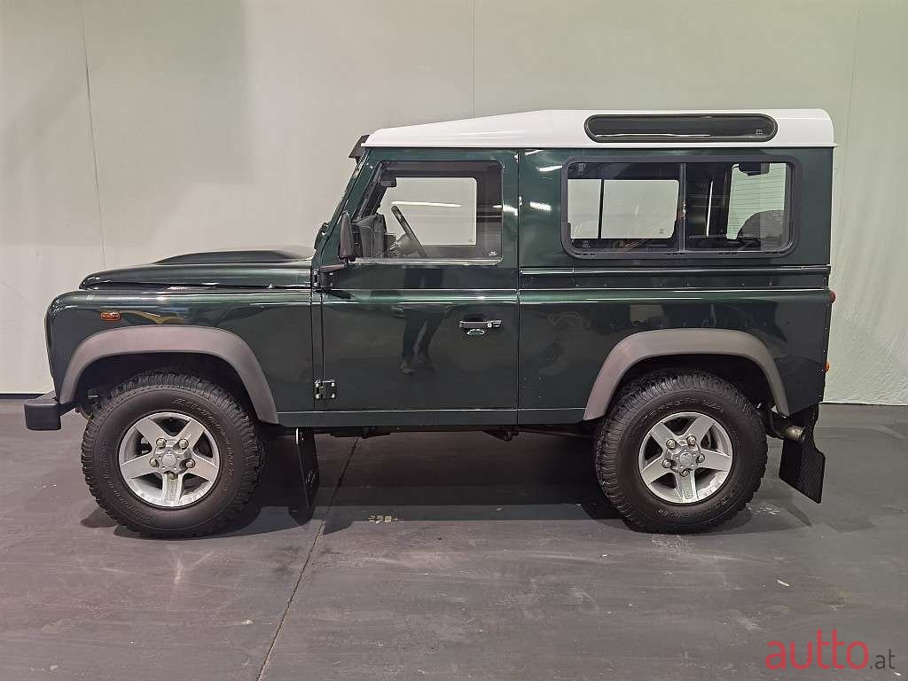 2011' Land Rover Defender photo #5