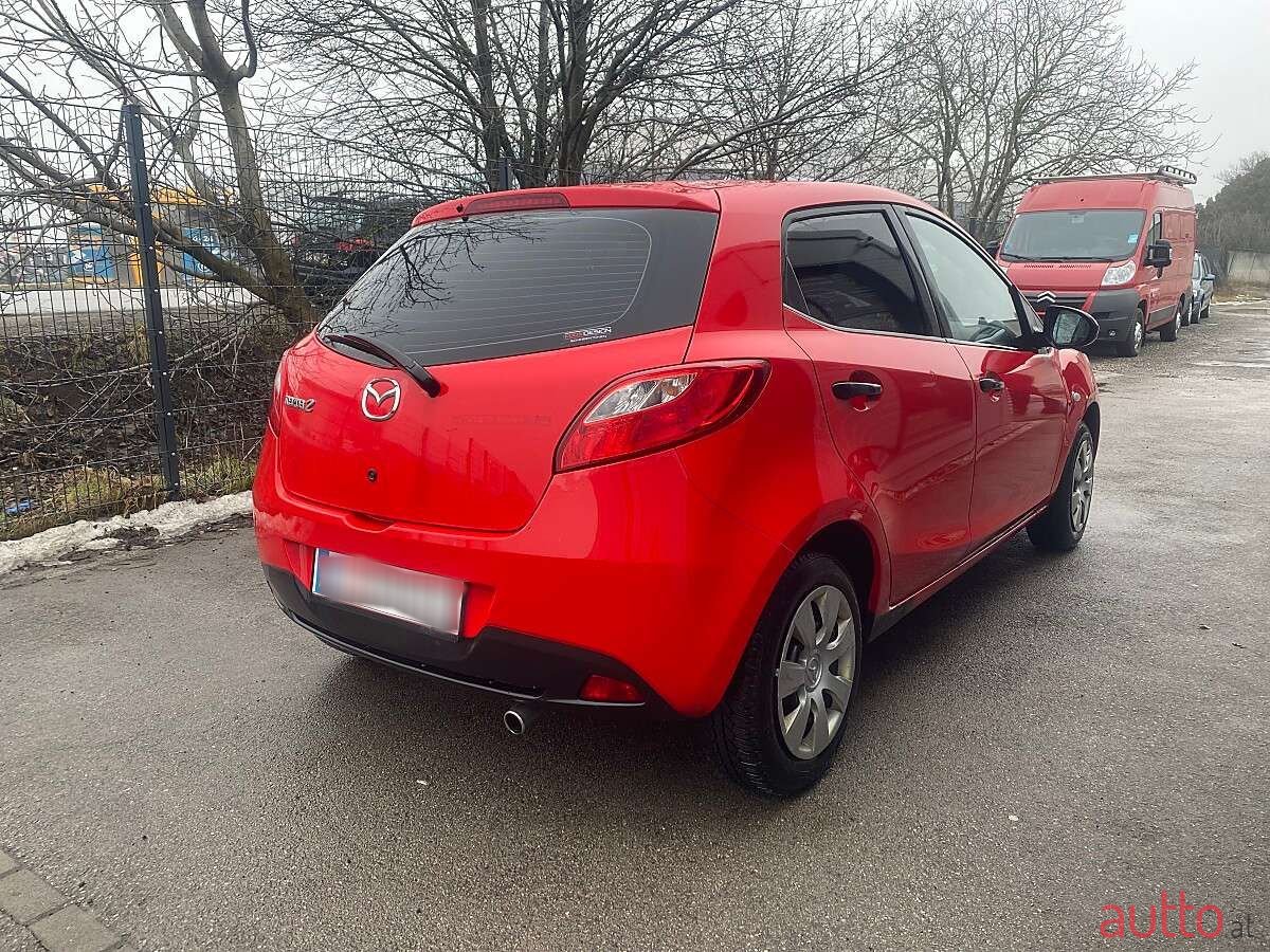 2008' Mazda Mazda2 photo #5
