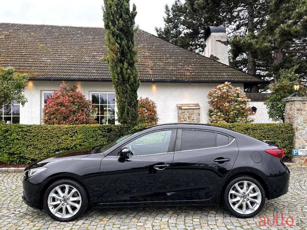 2016' Mazda Mazda3 photo #2