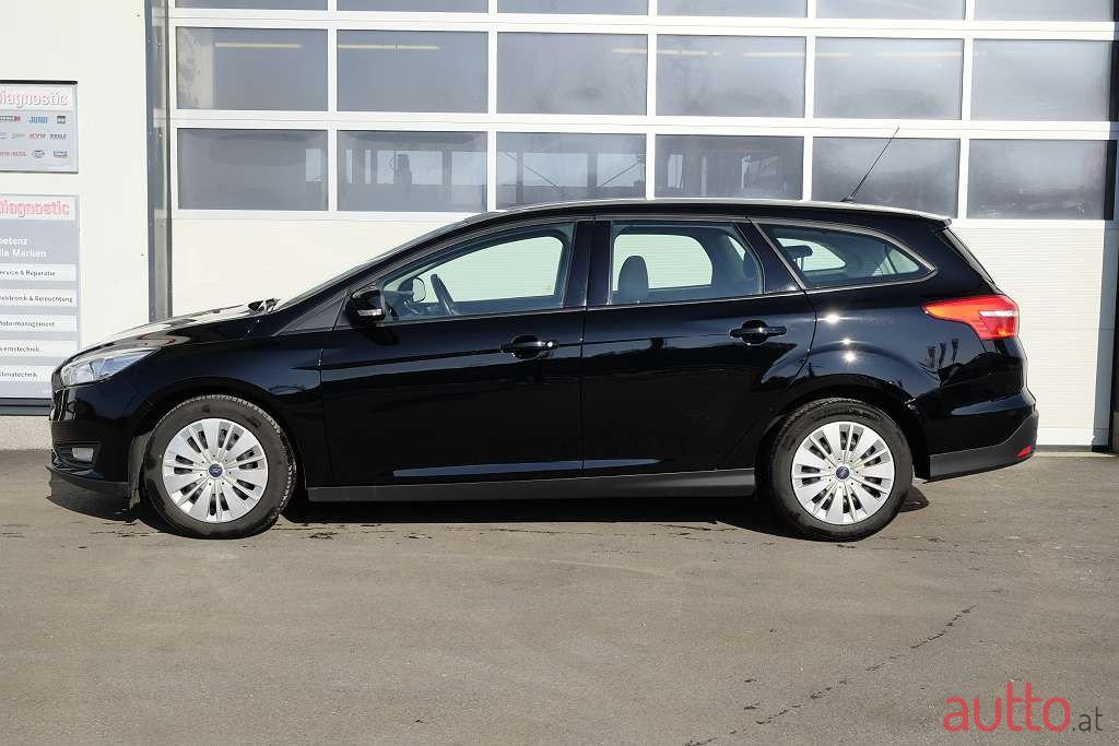 2017' Ford Focus photo #2