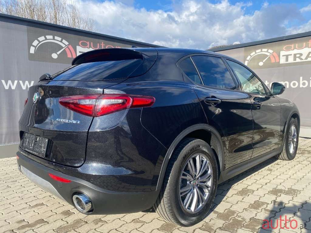 2020' Alfa Romeo Stelvio photo #4