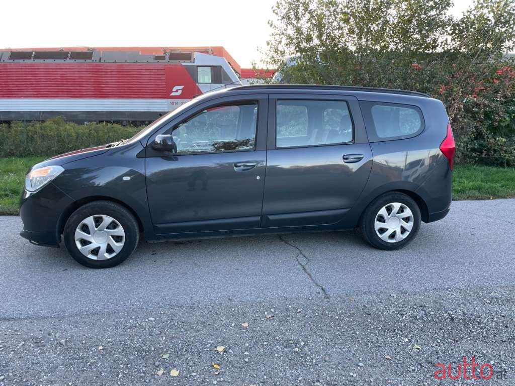 2013' Dacia Lodgy photo #2