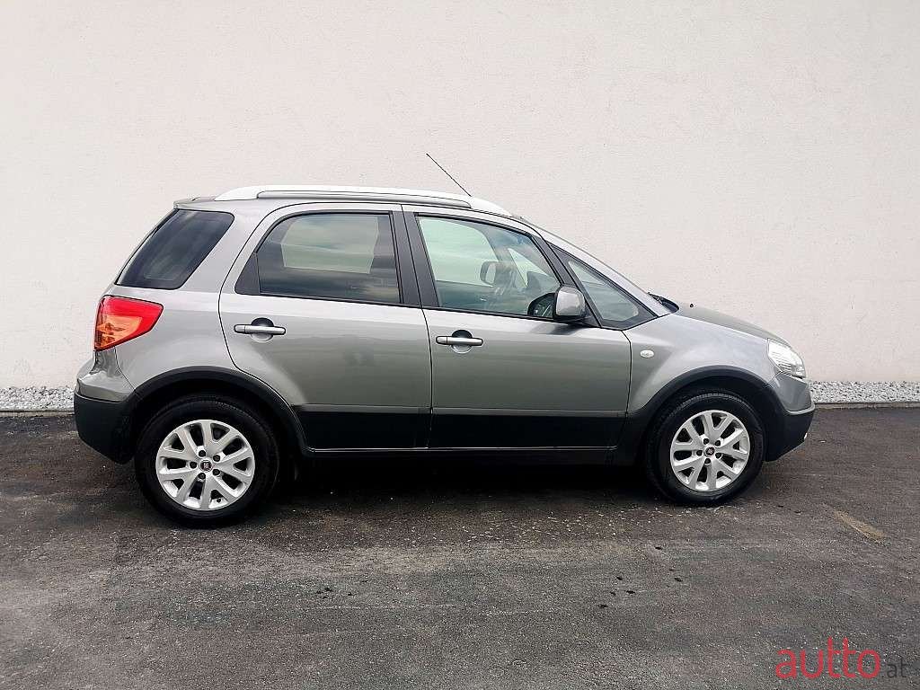 2011' Fiat Sedici photo #4