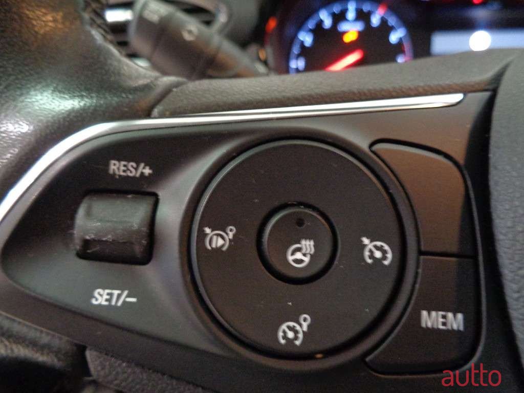 2021' Opel Crossland photo #5