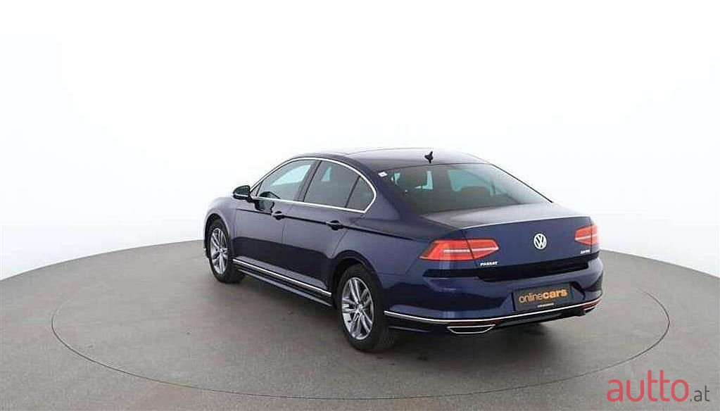 2018' Volkswagen Passat photo #4