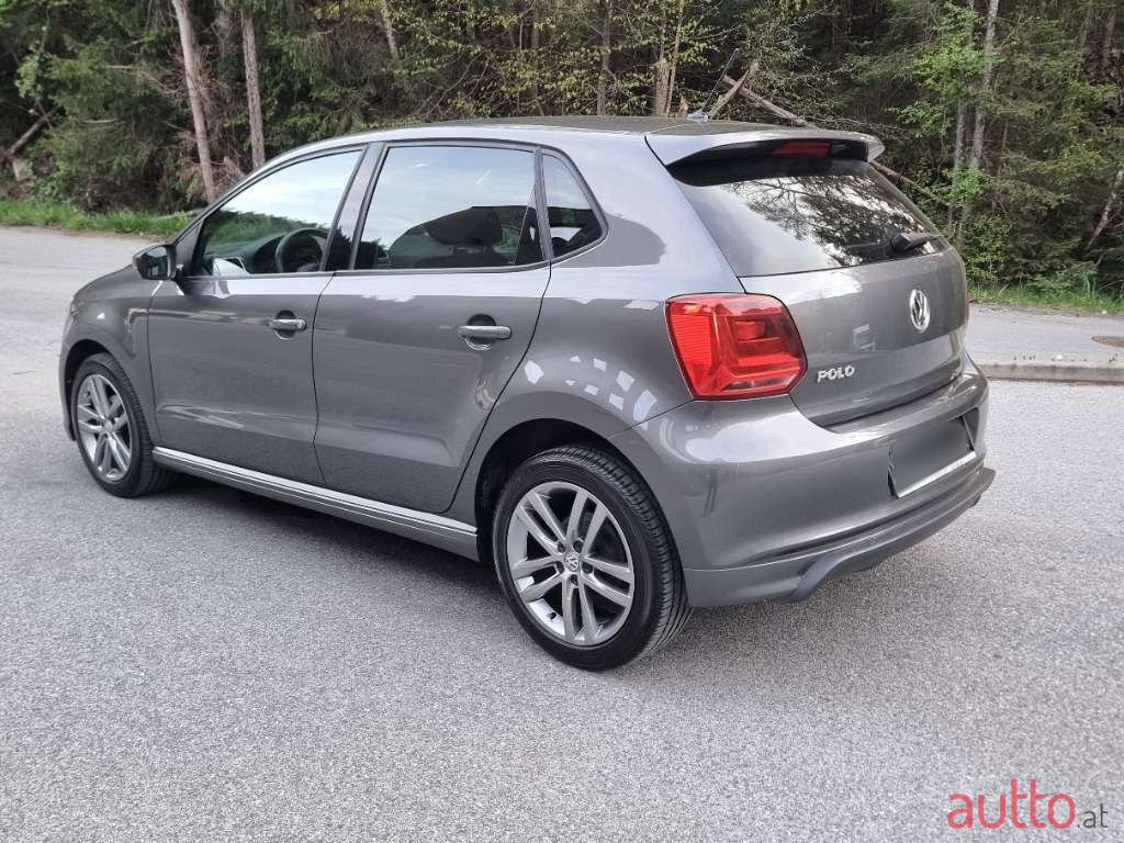 2017' Volkswagen Polo photo #3