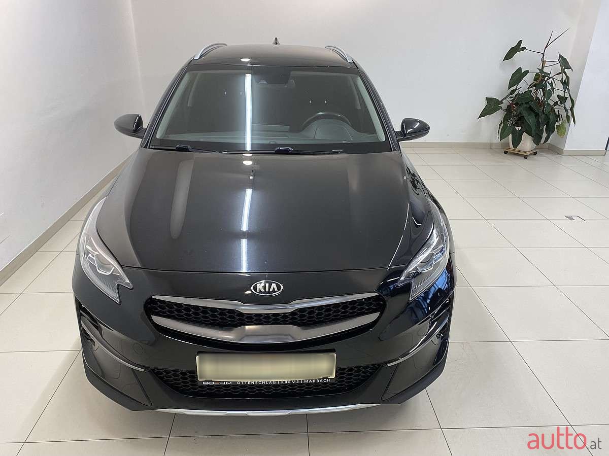 2019' Kia XCeed photo #2