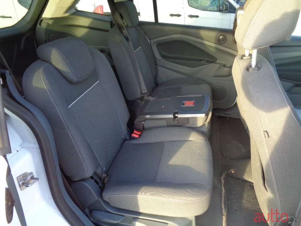 2015' Ford C-MAX photo #6