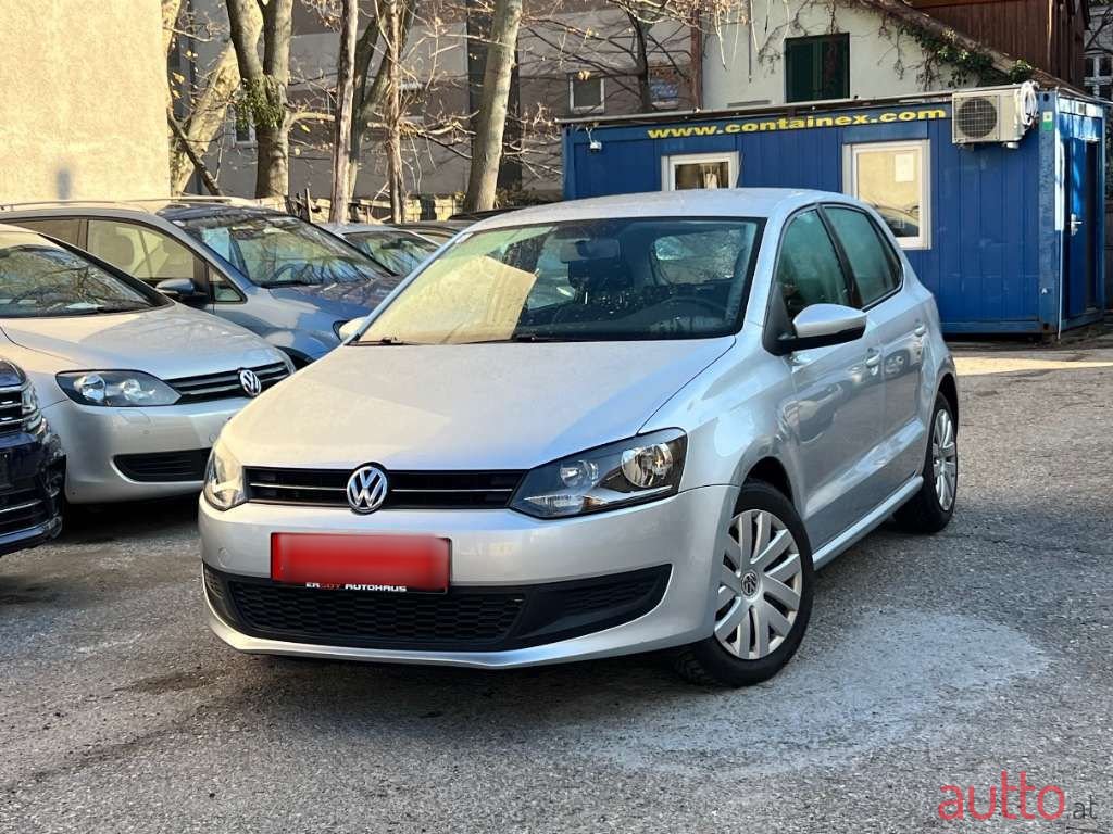 2010' Volkswagen Polo photo #2