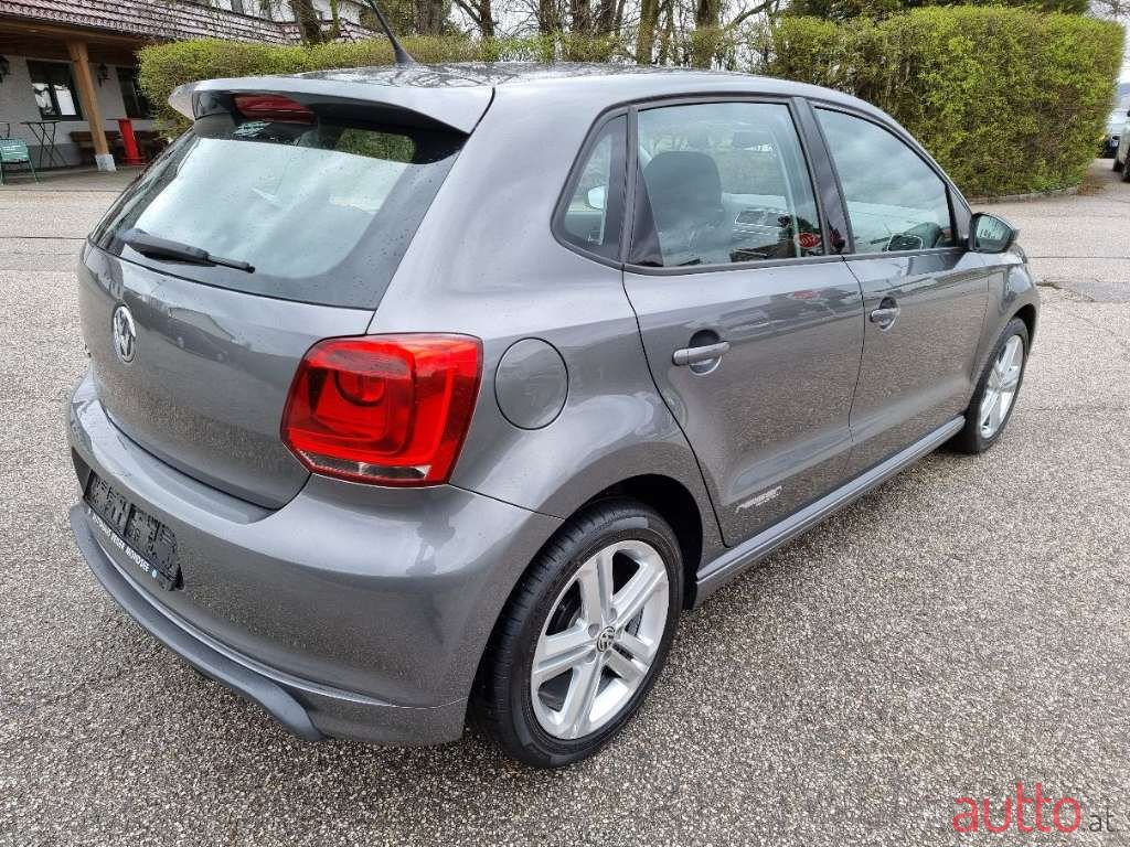 2012' Volkswagen Polo photo #5
