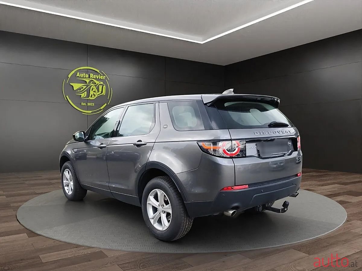 2017' Land Rover Discovery Sport photo #3