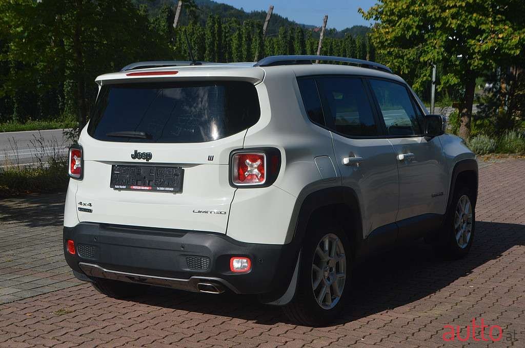 2015' Jeep Renegade photo #2