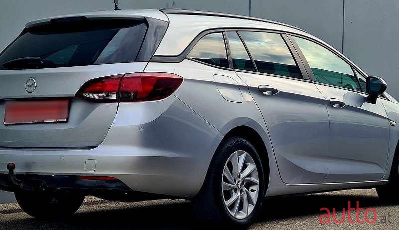 2020' Opel Astra photo #4