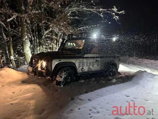 2013' Land Rover Defender photo #1